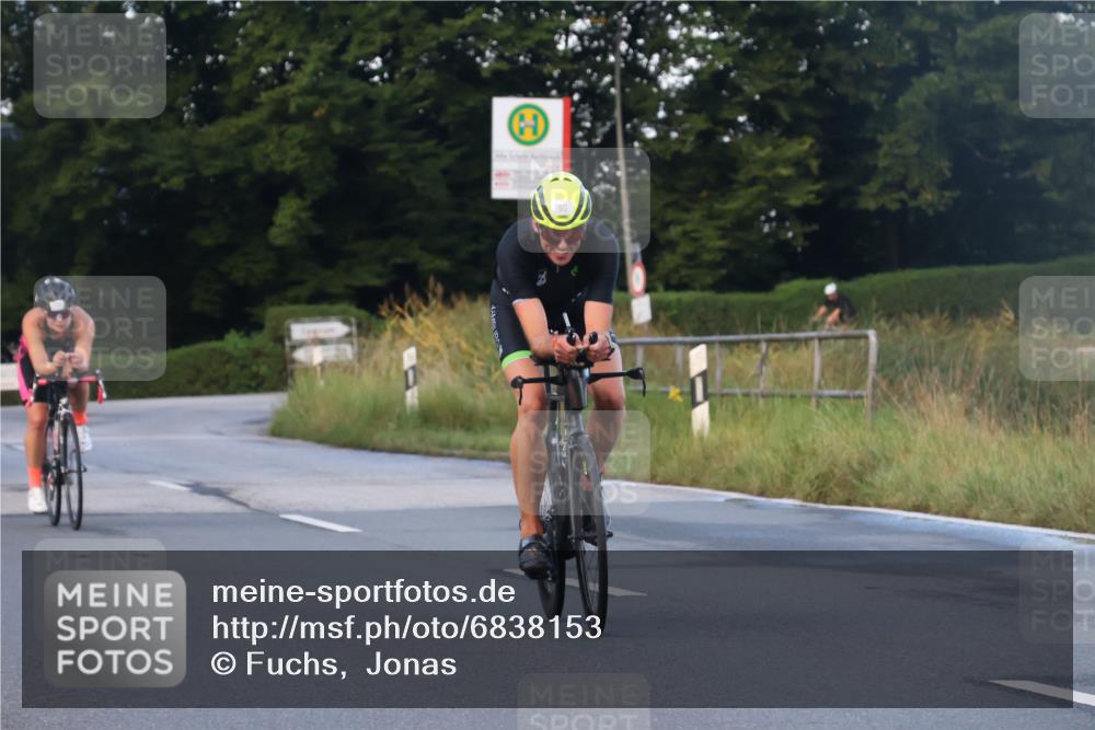25.08.2024 - Elbe Triathlon Hamburg Fuchs,  Jonas http://msf.ph/oto/6838153 25.08.2024 08:52:55 Radfahren 190, 80, 174 meine-sportfotos.de