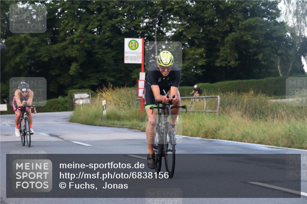 25.08.2024 - Elbe Triathlon Hamburg Fuchs,  Jonas http://msf.ph/oto/6838156 25.08.2024 08:52:55 Radfahren 190, 80, 174 meine-sportfotos.de
