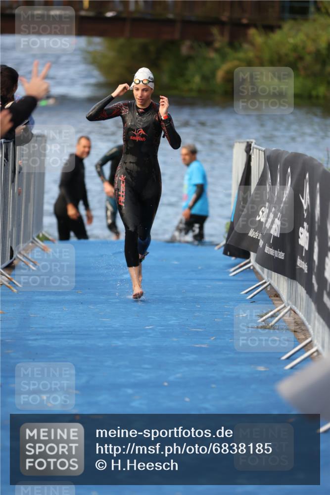 25.08.2024 - Elbe Triathlon Hamburg H.Heesch http://msf.ph/oto/6838185 25.08.2024 08:41:21 Schwimmen 109, 180 meine-sportfotos.de