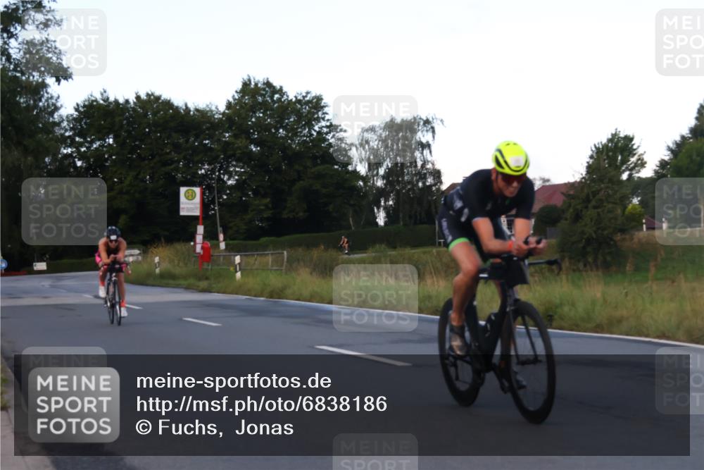 25.08.2024 - Elbe Triathlon Hamburg Fuchs,  Jonas http://msf.ph/oto/6838186 25.08.2024 08:52:56 Radfahren 190, 80, 174 meine-sportfotos.de