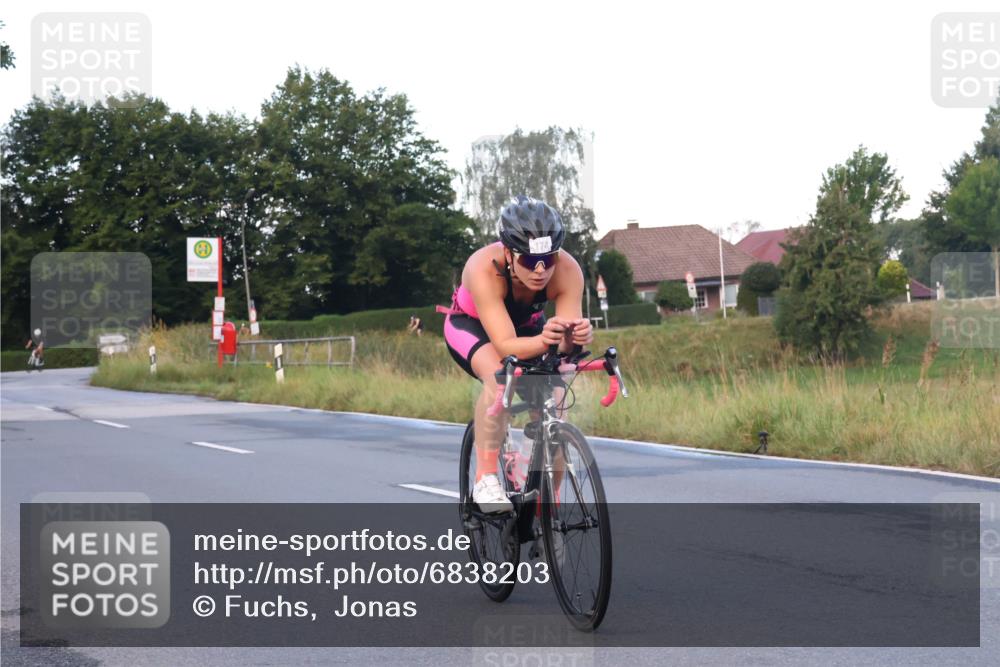 25.08.2024 - Elbe Triathlon Hamburg Fuchs,  Jonas http://msf.ph/oto/6838203 25.08.2024 08:52:58 Radfahren 80, 174 meine-sportfotos.de