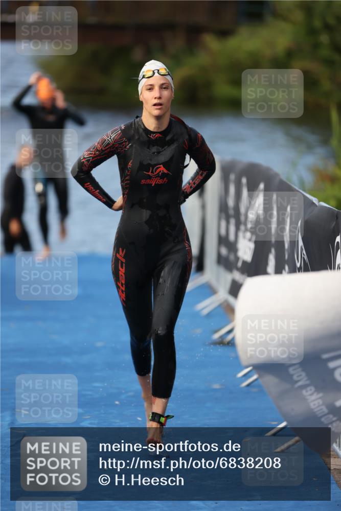 25.08.2024 - Elbe Triathlon Hamburg H.Heesch http://msf.ph/oto/6838208 25.08.2024 08:41:22 Schwimmen 109, 180 meine-sportfotos.de