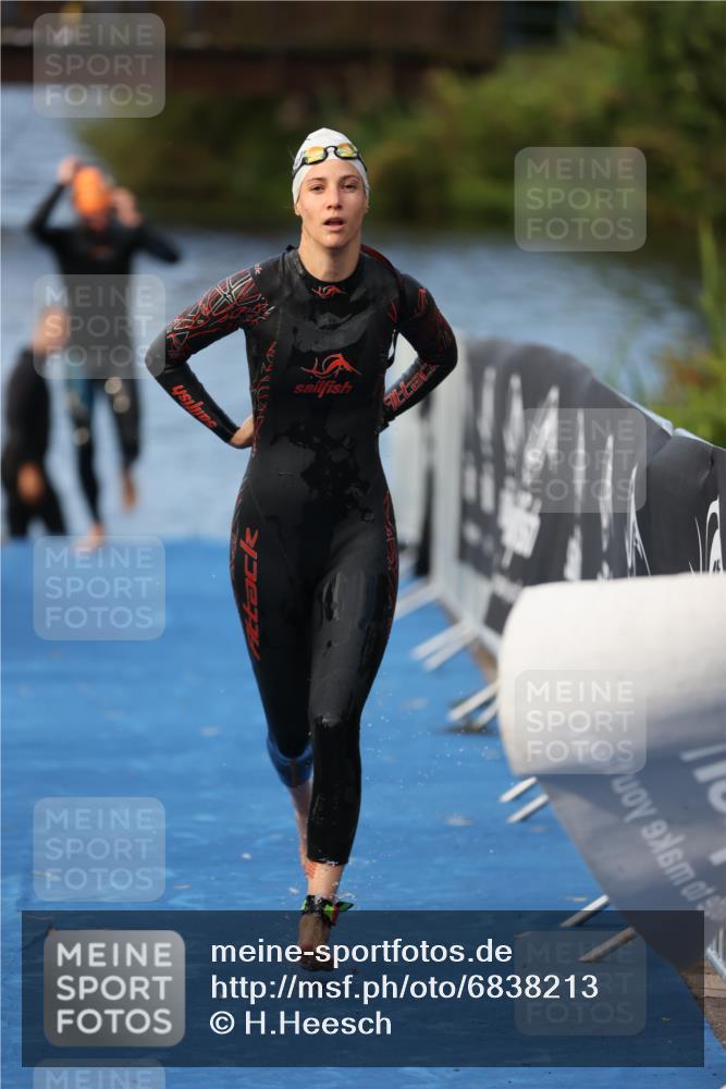 25.08.2024 - Elbe Triathlon Hamburg H.Heesch http://msf.ph/oto/6838213 25.08.2024 08:41:23 Schwimmen 109, 180 meine-sportfotos.de