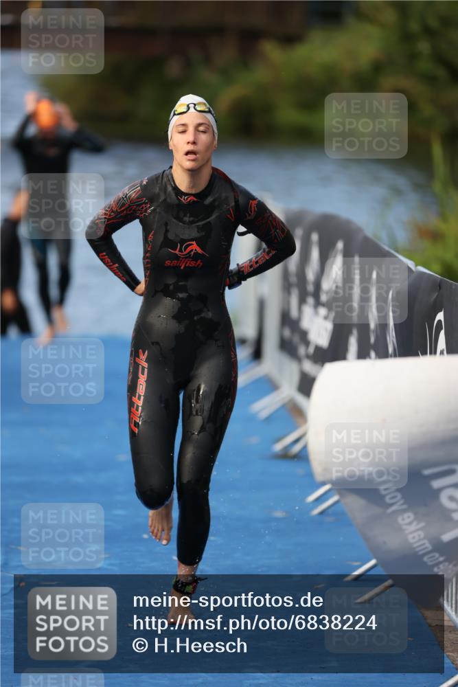 25.08.2024 - Elbe Triathlon Hamburg H.Heesch http://msf.ph/oto/6838224 25.08.2024 08:41:23 Schwimmen 109, 180 meine-sportfotos.de