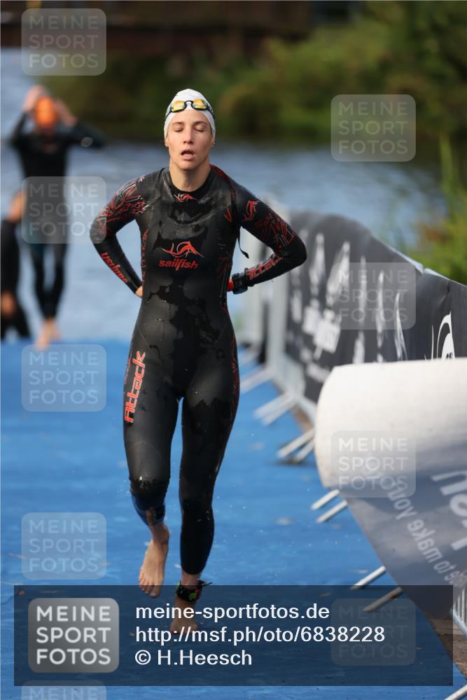 25.08.2024 - Elbe Triathlon Hamburg H.Heesch http://msf.ph/oto/6838228 25.08.2024 08:41:23 Schwimmen 109, 180 meine-sportfotos.de