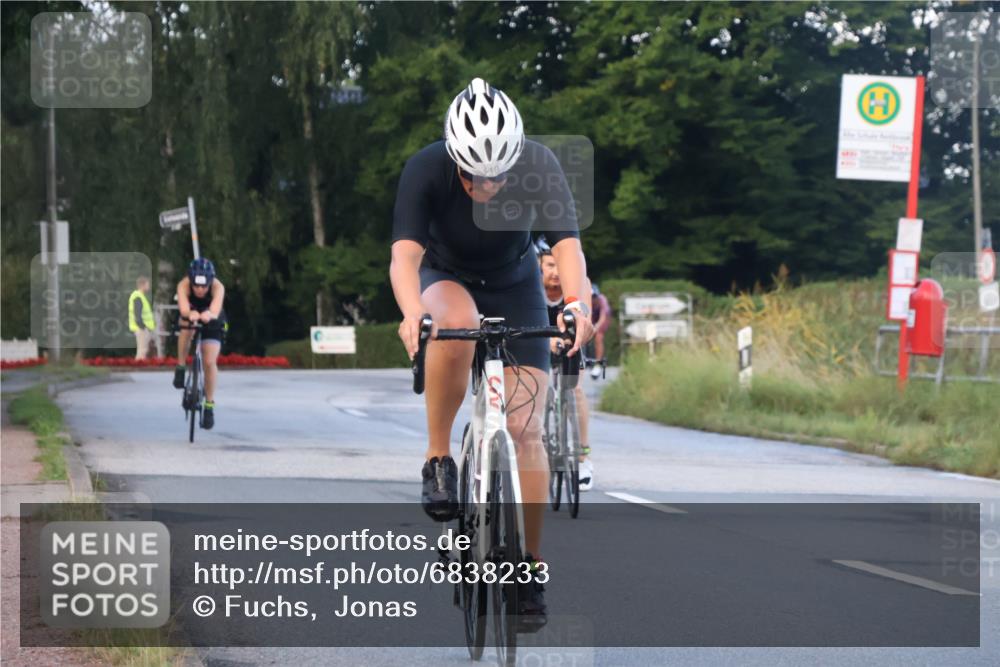 25.08.2024 - Elbe Triathlon Hamburg Fuchs,  Jonas http://msf.ph/oto/6838233 25.08.2024 08:53:06 Radfahren 110, 153, 117, 139 meine-sportfotos.de