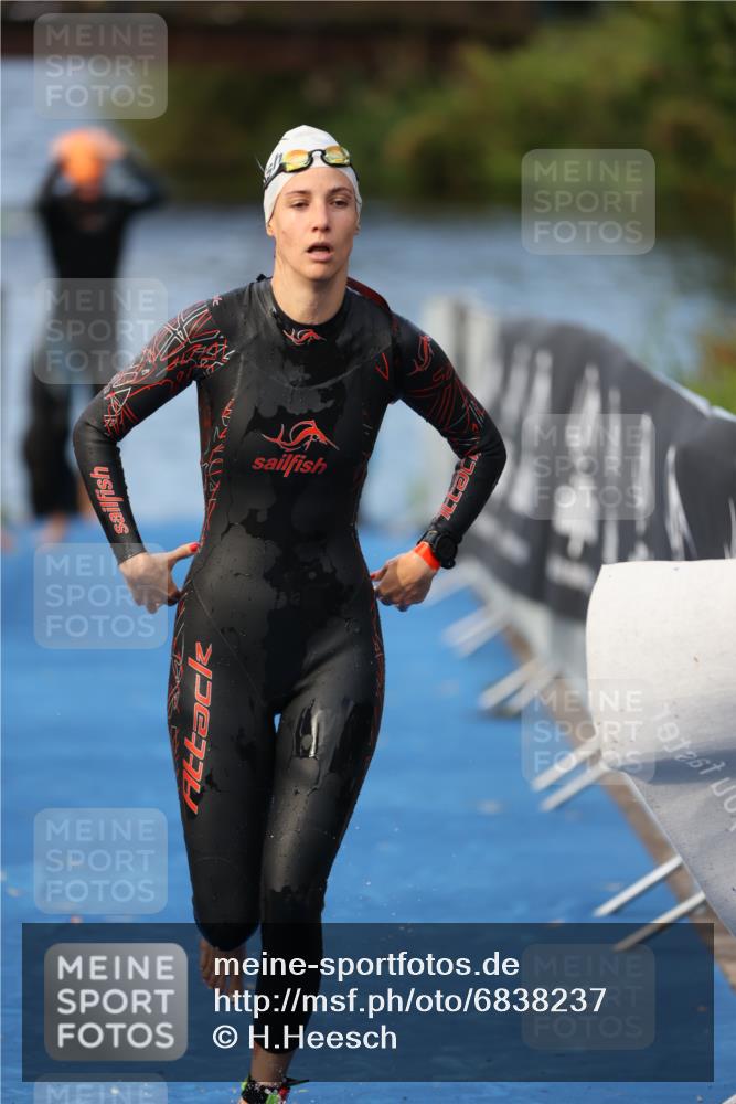 25.08.2024 - Elbe Triathlon Hamburg H.Heesch http://msf.ph/oto/6838237 25.08.2024 08:41:23 Schwimmen 109, 180 meine-sportfotos.de