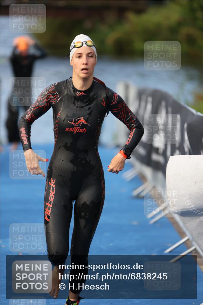 25.08.2024 - Elbe Triathlon Hamburg H.Heesch http://msf.ph/oto/6838245 25.08.2024 08:41:23 Schwimmen 109, 180 meine-sportfotos.de