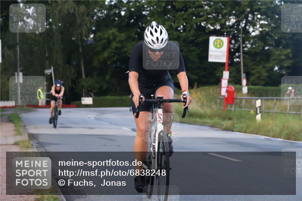 25.08.2024 - Elbe Triathlon Hamburg Fuchs,  Jonas http://msf.ph/oto/6838248 25.08.2024 08:53:06 Radfahren 110, 153, 117, 139 meine-sportfotos.de