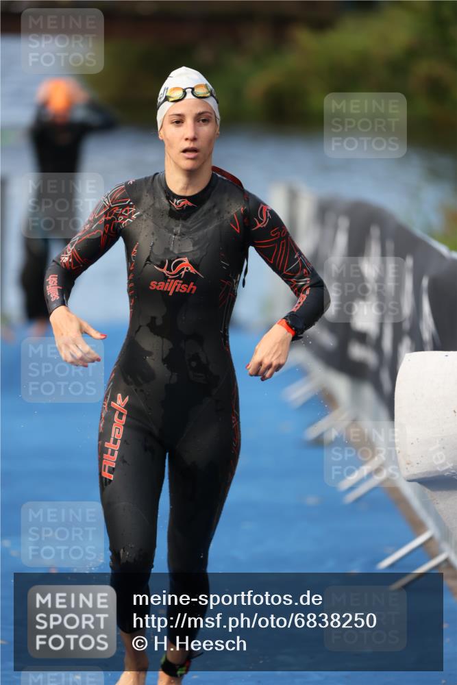 25.08.2024 - Elbe Triathlon Hamburg H.Heesch http://msf.ph/oto/6838250 25.08.2024 08:41:23 Schwimmen 109, 180 meine-sportfotos.de