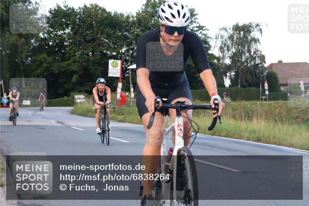25.08.2024 - Elbe Triathlon Hamburg Fuchs,  Jonas http://msf.ph/oto/6838264 25.08.2024 08:53:07 Radfahren 110, 153, 117, 139 meine-sportfotos.de