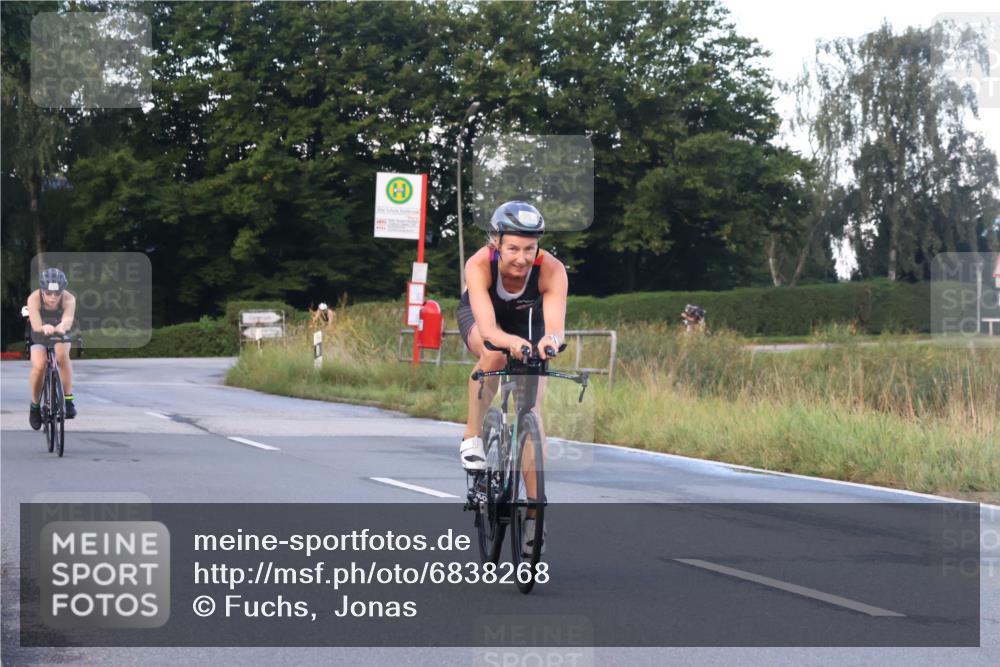 25.08.2024 - Elbe Triathlon Hamburg Fuchs,  Jonas http://msf.ph/oto/6838268 25.08.2024 08:53:07 Radfahren 110, 153, 117, 139 meine-sportfotos.de