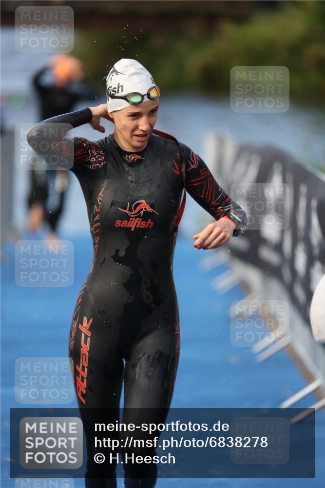 25.08.2024 - Elbe Triathlon Hamburg H.Heesch http://msf.ph/oto/6838278 25.08.2024 08:41:24 Schwimmen 109, 180 meine-sportfotos.de
