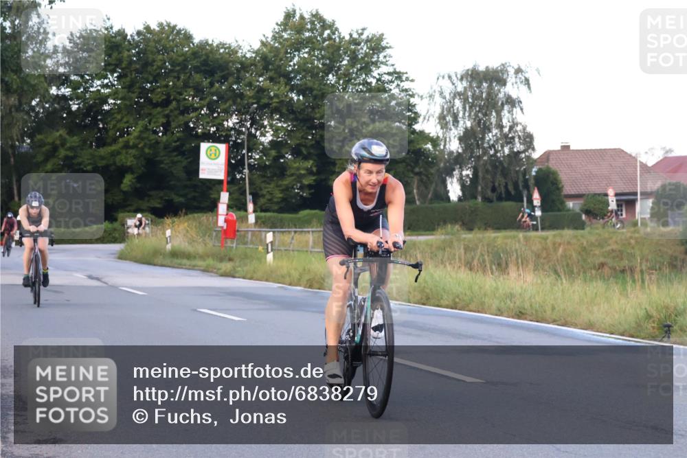 25.08.2024 - Elbe Triathlon Hamburg Fuchs,  Jonas http://msf.ph/oto/6838279 25.08.2024 08:53:07 Radfahren 110, 153, 117, 139 meine-sportfotos.de