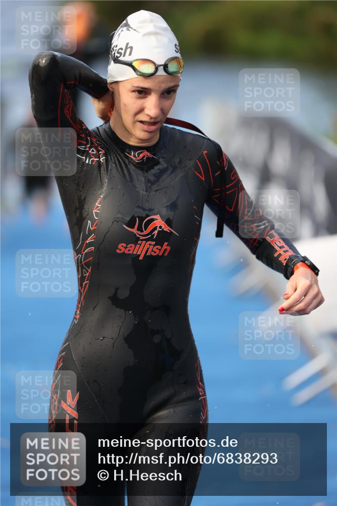 25.08.2024 - Elbe Triathlon Hamburg H.Heesch http://msf.ph/oto/6838293 25.08.2024 08:41:24 Schwimmen 109, 180 meine-sportfotos.de