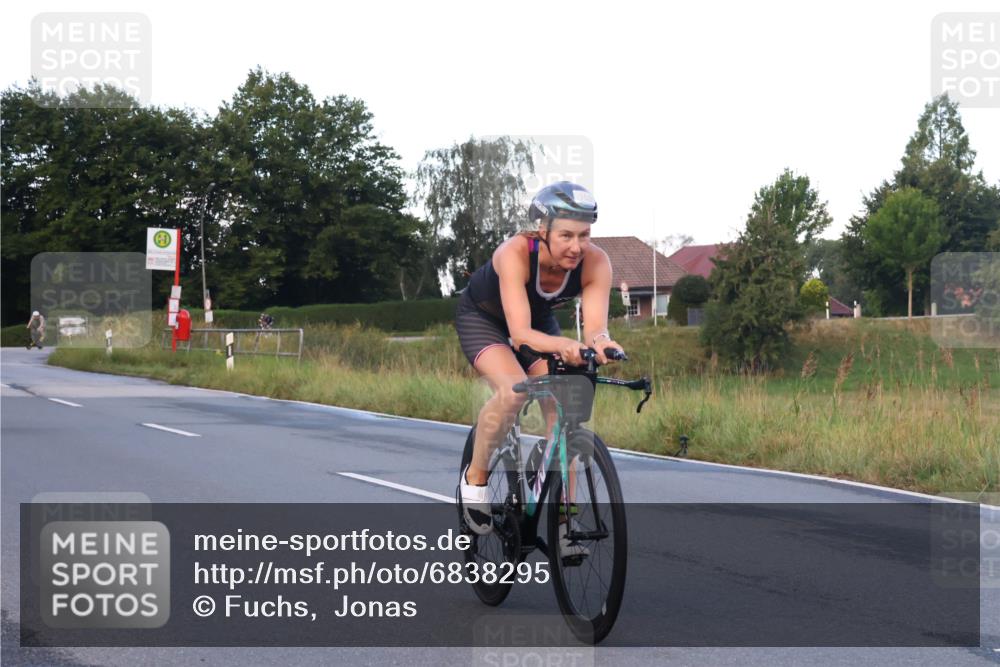 25.08.2024 - Elbe Triathlon Hamburg Fuchs,  Jonas http://msf.ph/oto/6838295 25.08.2024 08:53:08 Radfahren 110, 153, 117, 139, 38 meine-sportfotos.de
