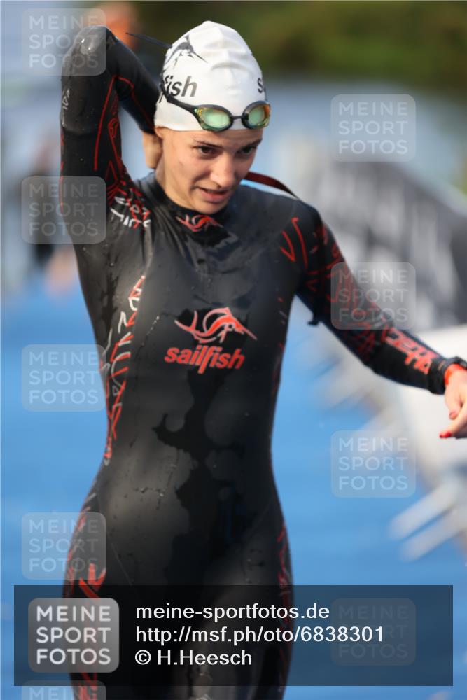 25.08.2024 - Elbe Triathlon Hamburg H.Heesch http://msf.ph/oto/6838301 25.08.2024 08:41:24 Schwimmen 109, 180 meine-sportfotos.de