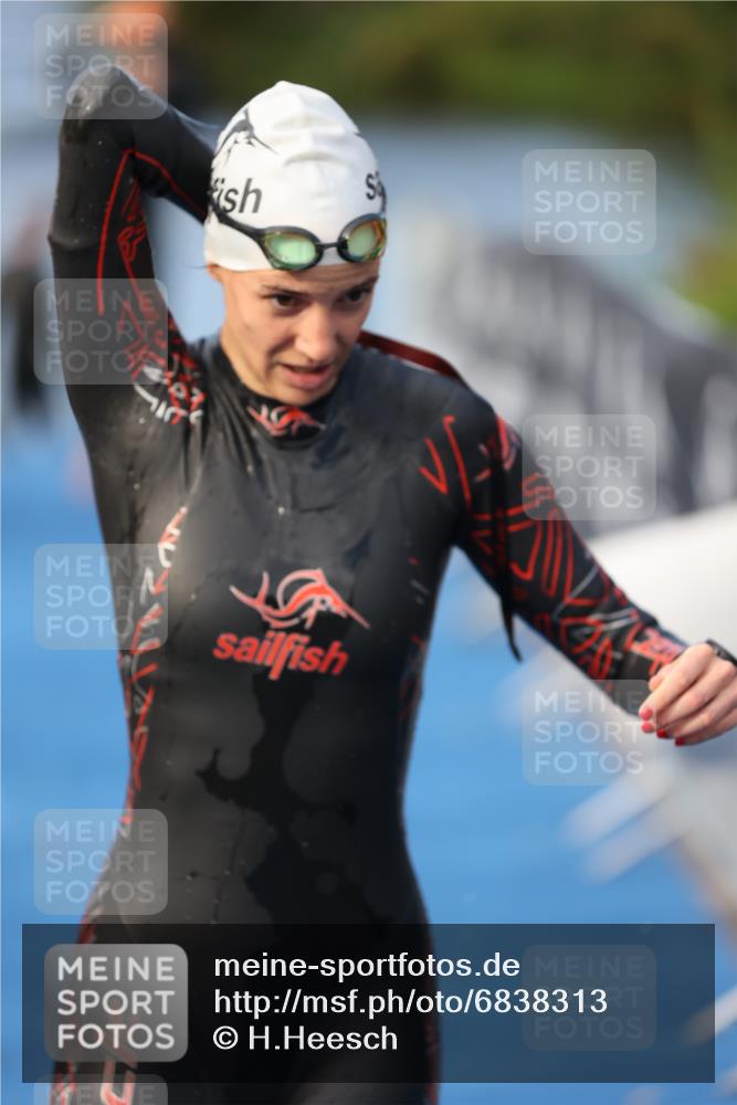 25.08.2024 - Elbe Triathlon Hamburg H.Heesch http://msf.ph/oto/6838313 25.08.2024 08:41:24 Schwimmen 109, 180 meine-sportfotos.de