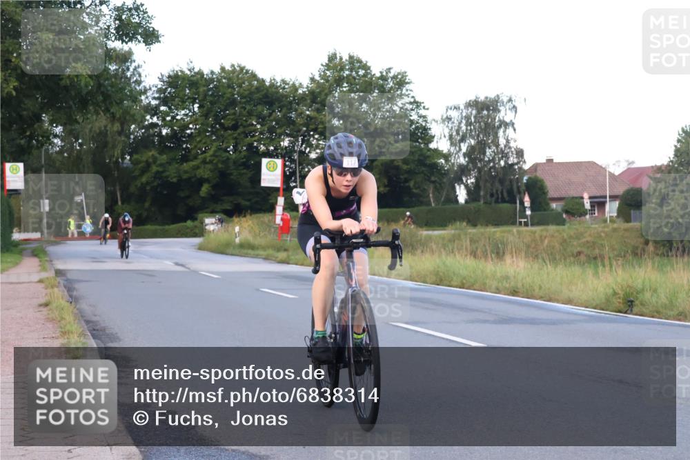 25.08.2024 - Elbe Triathlon Hamburg Fuchs,  Jonas http://msf.ph/oto/6838314 25.08.2024 08:53:09 Radfahren 110, 153, 117, 139, 38 meine-sportfotos.de