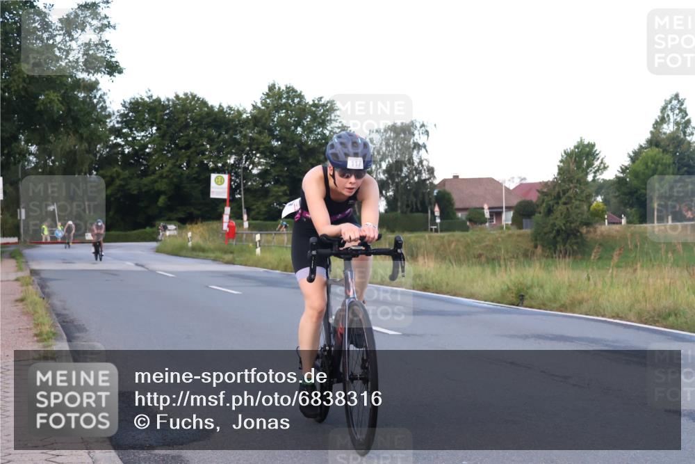 25.08.2024 - Elbe Triathlon Hamburg Fuchs,  Jonas http://msf.ph/oto/6838316 25.08.2024 08:53:09 Radfahren 110, 153, 117, 139, 38 meine-sportfotos.de
