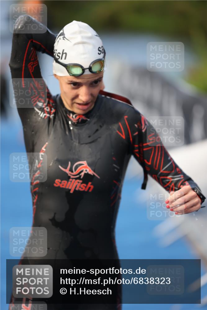 25.08.2024 - Elbe Triathlon Hamburg H.Heesch http://msf.ph/oto/6838323 25.08.2024 08:41:24 Schwimmen 109, 180 meine-sportfotos.de