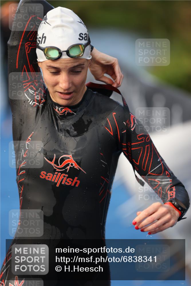 25.08.2024 - Elbe Triathlon Hamburg H.Heesch http://msf.ph/oto/6838341 25.08.2024 08:41:24 Schwimmen 109, 180 meine-sportfotos.de
