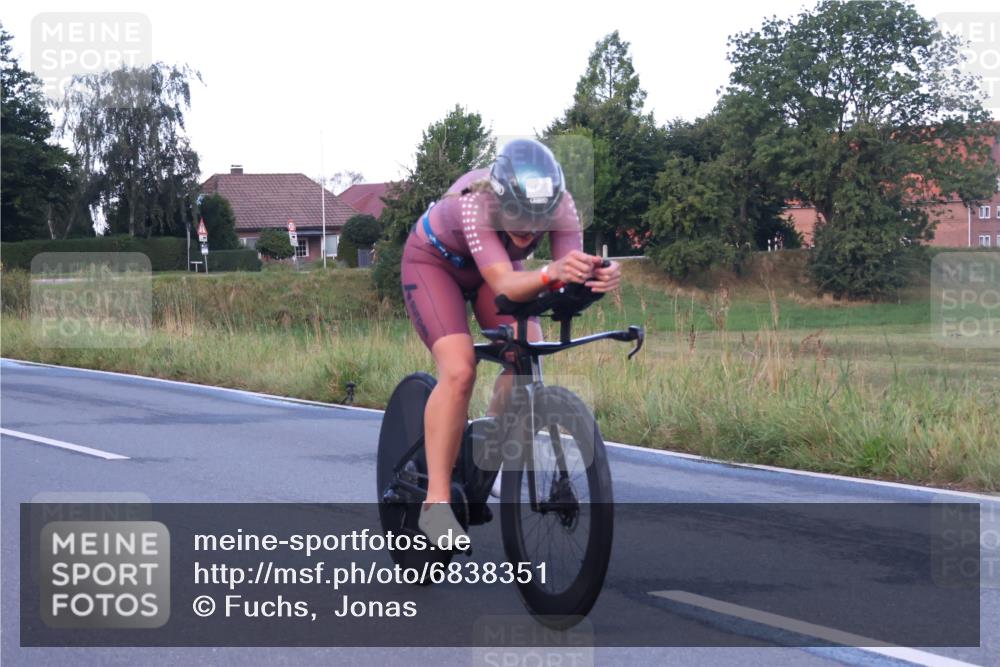 25.08.2024 - Elbe Triathlon Hamburg Fuchs,  Jonas http://msf.ph/oto/6838351 25.08.2024 08:53:13 Radfahren 153, 117, 139, 38, 37, 172, 167 meine-sportfotos.de