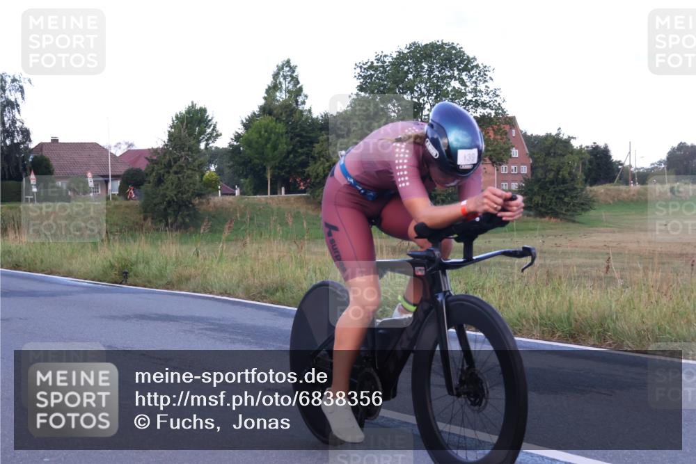 25.08.2024 - Elbe Triathlon Hamburg Fuchs,  Jonas http://msf.ph/oto/6838356 25.08.2024 08:53:13 Radfahren 153, 117, 139, 38, 37, 172, 167 meine-sportfotos.de