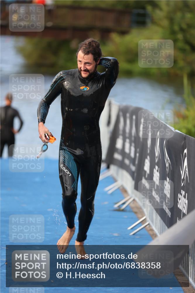 25.08.2024 - Elbe Triathlon Hamburg H.Heesch http://msf.ph/oto/6838358 25.08.2024 08:41:28 Schwimmen 109, 180 meine-sportfotos.de