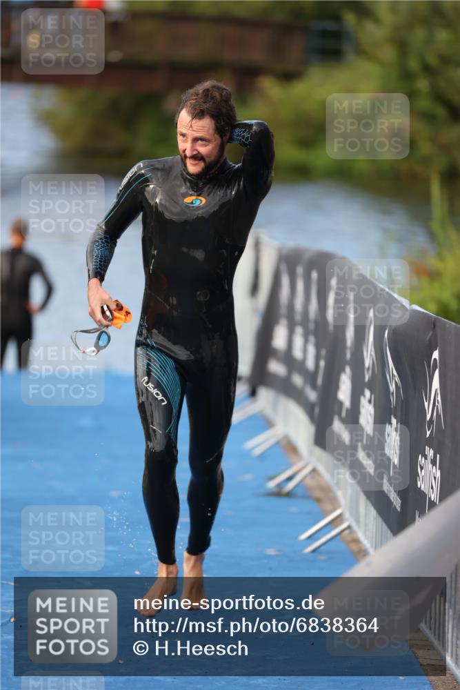 25.08.2024 - Elbe Triathlon Hamburg H.Heesch http://msf.ph/oto/6838364 25.08.2024 08:41:28 Schwimmen 109, 180 meine-sportfotos.de