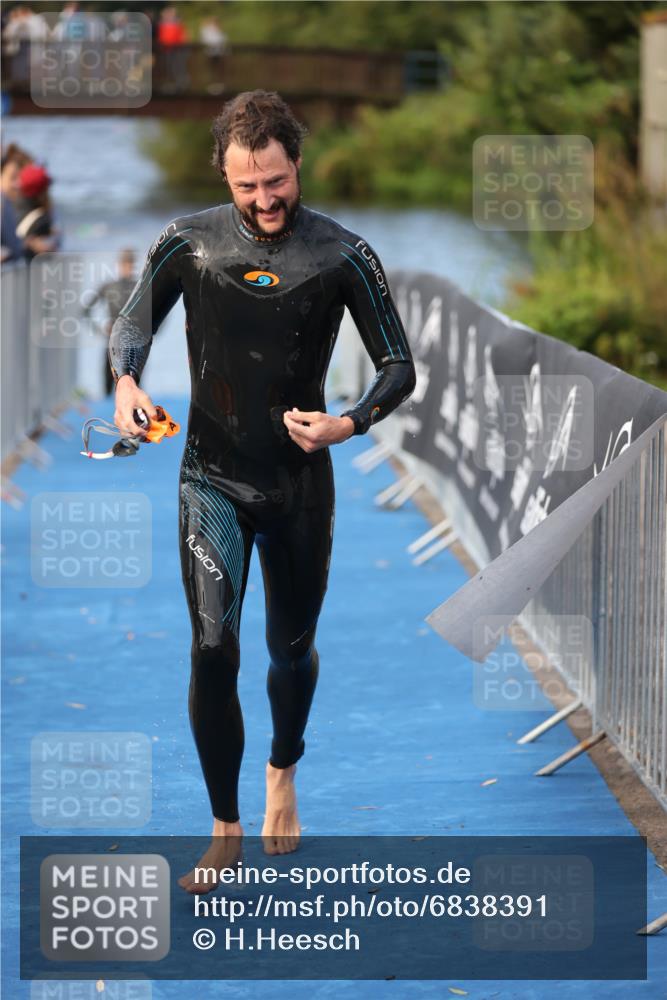 25.08.2024 - Elbe Triathlon Hamburg H.Heesch http://msf.ph/oto/6838391 25.08.2024 08:41:29 Schwimmen 109, 180 meine-sportfotos.de