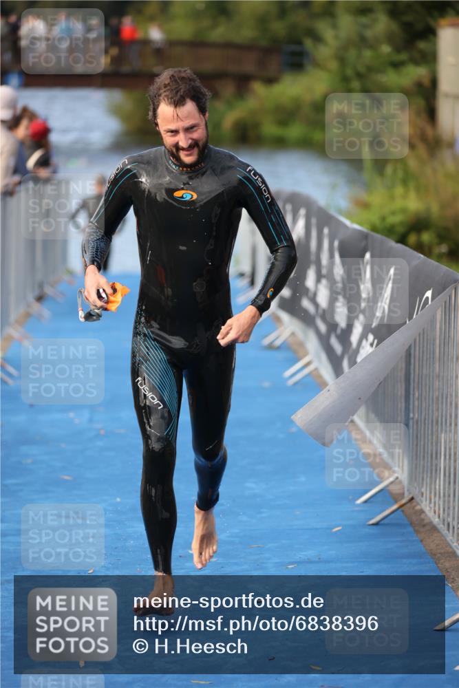 25.08.2024 - Elbe Triathlon Hamburg H.Heesch http://msf.ph/oto/6838396 25.08.2024 08:41:29 Schwimmen 109, 180 meine-sportfotos.de