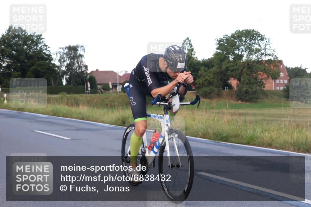 25.08.2024 - Elbe Triathlon Hamburg Fuchs,  Jonas http://msf.ph/oto/6838432 25.08.2024 08:53:17 Radfahren 139, 38, 37, 172, 167 meine-sportfotos.de