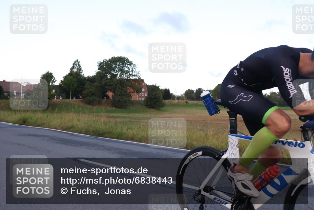 25.08.2024 - Elbe Triathlon Hamburg Fuchs,  Jonas http://msf.ph/oto/6838443 25.08.2024 08:53:18 Radfahren 139, 38, 37, 172, 167 meine-sportfotos.de