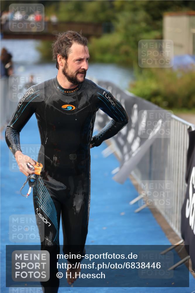 25.08.2024 - Elbe Triathlon Hamburg H.Heesch http://msf.ph/oto/6838446 25.08.2024 08:41:30 Schwimmen 109, 180 meine-sportfotos.de