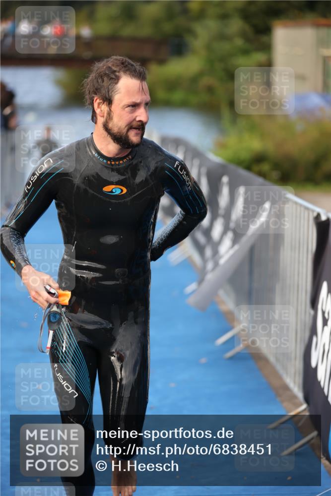 25.08.2024 - Elbe Triathlon Hamburg H.Heesch http://msf.ph/oto/6838451 25.08.2024 08:41:30 Schwimmen 109, 180 meine-sportfotos.de