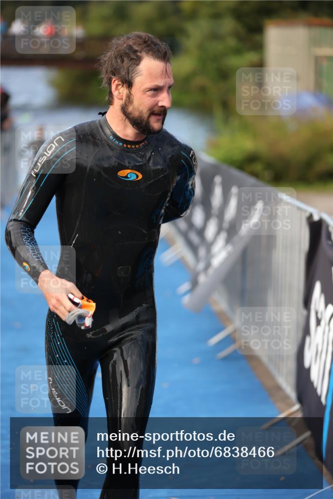 25.08.2024 - Elbe Triathlon Hamburg H.Heesch http://msf.ph/oto/6838466 25.08.2024 08:41:30 Schwimmen 109, 180 meine-sportfotos.de