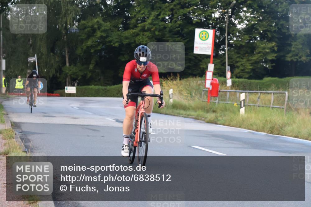 25.08.2024 - Elbe Triathlon Hamburg Fuchs,  Jonas http://msf.ph/oto/6838512 25.08.2024 08:53:26 Radfahren 121, 120 meine-sportfotos.de