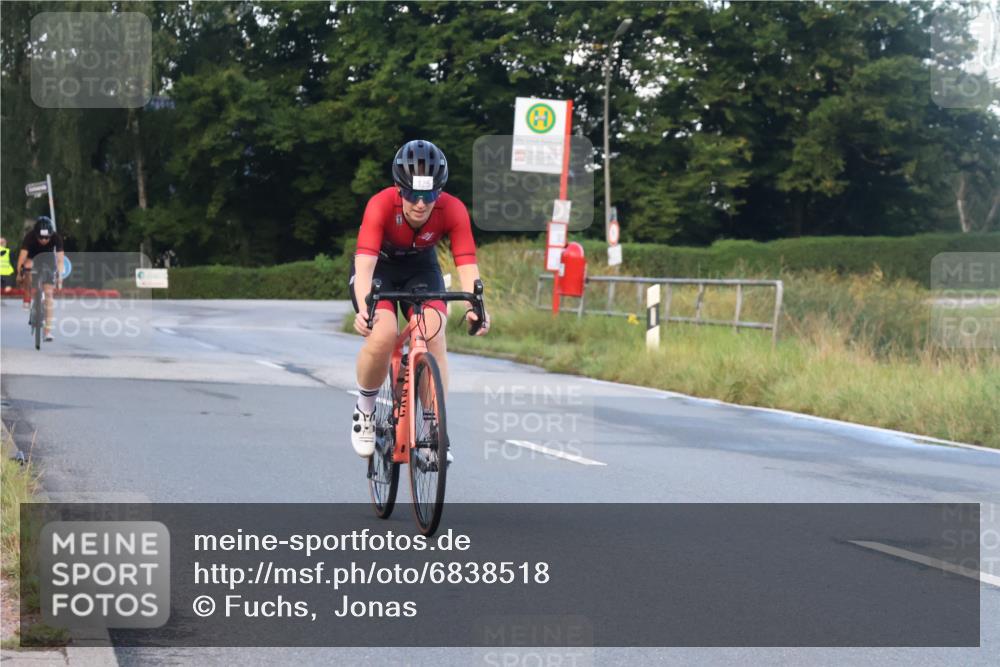 25.08.2024 - Elbe Triathlon Hamburg Fuchs,  Jonas http://msf.ph/oto/6838518 25.08.2024 08:53:26 Radfahren 121, 120 meine-sportfotos.de