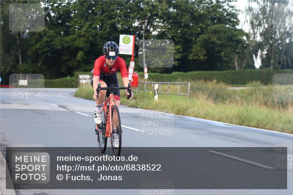 25.08.2024 - Elbe Triathlon Hamburg Fuchs,  Jonas http://msf.ph/oto/6838522 25.08.2024 08:53:26 Radfahren 121, 120 meine-sportfotos.de
