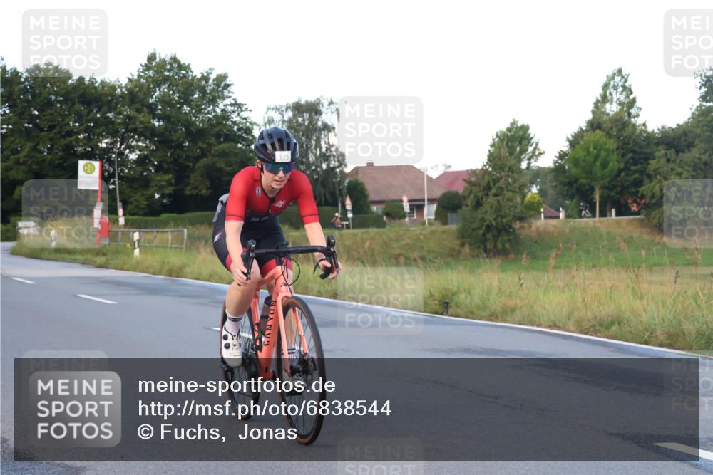25.08.2024 - Elbe Triathlon Hamburg Fuchs,  Jonas http://msf.ph/oto/6838544 25.08.2024 08:53:27 Radfahren 121, 120 meine-sportfotos.de
