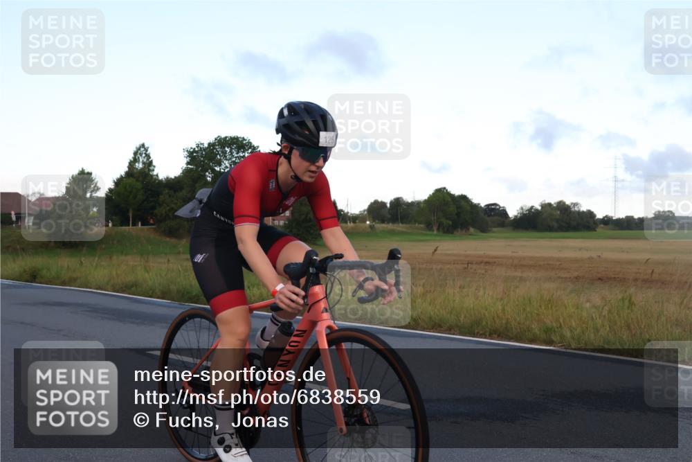 25.08.2024 - Elbe Triathlon Hamburg Fuchs,  Jonas http://msf.ph/oto/6838559 25.08.2024 08:53:28 Radfahren 121, 120 meine-sportfotos.de