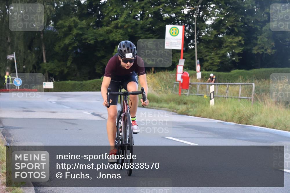 25.08.2024 - Elbe Triathlon Hamburg Fuchs,  Jonas http://msf.ph/oto/6838570 25.08.2024 08:53:29 Radfahren 121, 120 meine-sportfotos.de