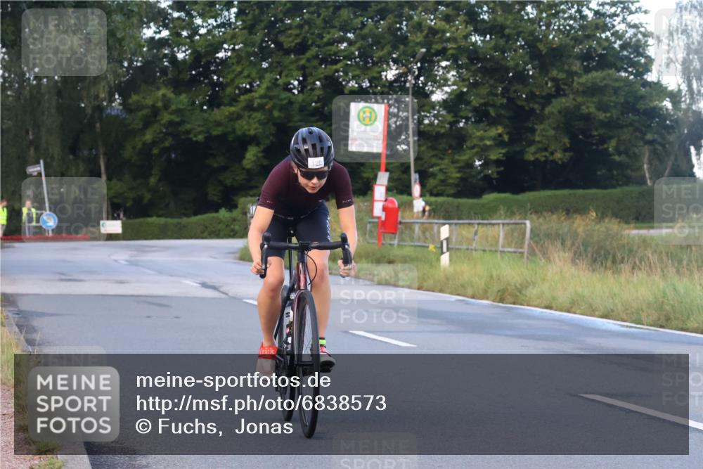 25.08.2024 - Elbe Triathlon Hamburg Fuchs,  Jonas http://msf.ph/oto/6838573 25.08.2024 08:53:29 Radfahren 121, 120 meine-sportfotos.de