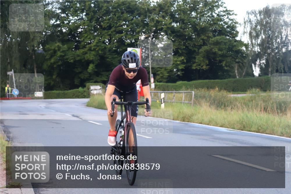 25.08.2024 - Elbe Triathlon Hamburg Fuchs,  Jonas http://msf.ph/oto/6838579 25.08.2024 08:53:30 Radfahren 121, 120 meine-sportfotos.de