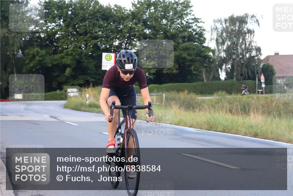 25.08.2024 - Elbe Triathlon Hamburg Fuchs,  Jonas http://msf.ph/oto/6838584 25.08.2024 08:53:30 Radfahren 121, 120 meine-sportfotos.de