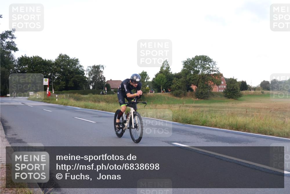 25.08.2024 - Elbe Triathlon Hamburg Fuchs,  Jonas http://msf.ph/oto/6838698 25.08.2024 08:53:40 Radfahren 50, 40 meine-sportfotos.de