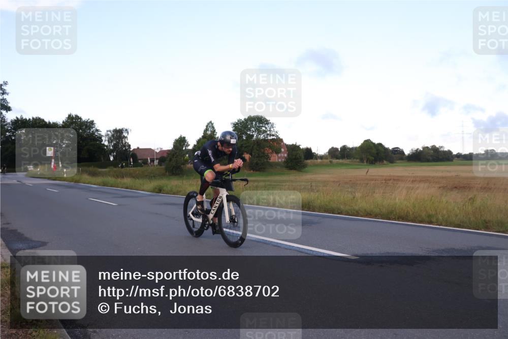 25.08.2024 - Elbe Triathlon Hamburg Fuchs,  Jonas http://msf.ph/oto/6838702 25.08.2024 08:53:40 Radfahren 50, 40 meine-sportfotos.de