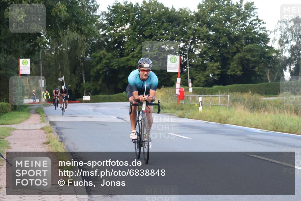 25.08.2024 - Elbe Triathlon Hamburg Fuchs,  Jonas http://msf.ph/oto/6838848 25.08.2024 08:53:54 Radfahren 100, 169, 197, 188 meine-sportfotos.de