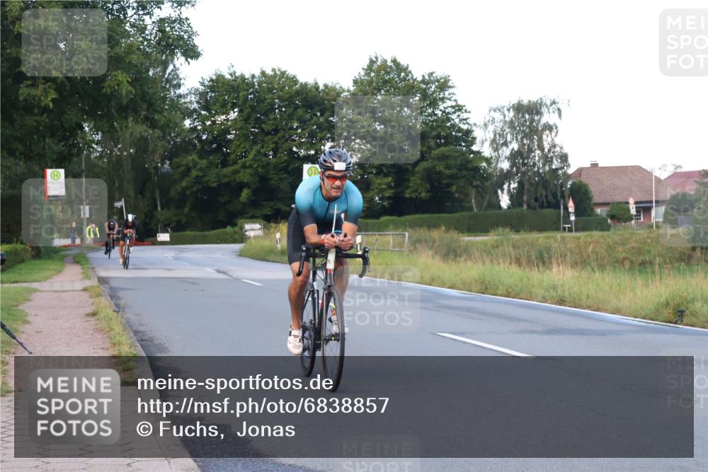 25.08.2024 - Elbe Triathlon Hamburg Fuchs,  Jonas http://msf.ph/oto/6838857 25.08.2024 08:53:54 Radfahren 100, 169, 197, 188 meine-sportfotos.de